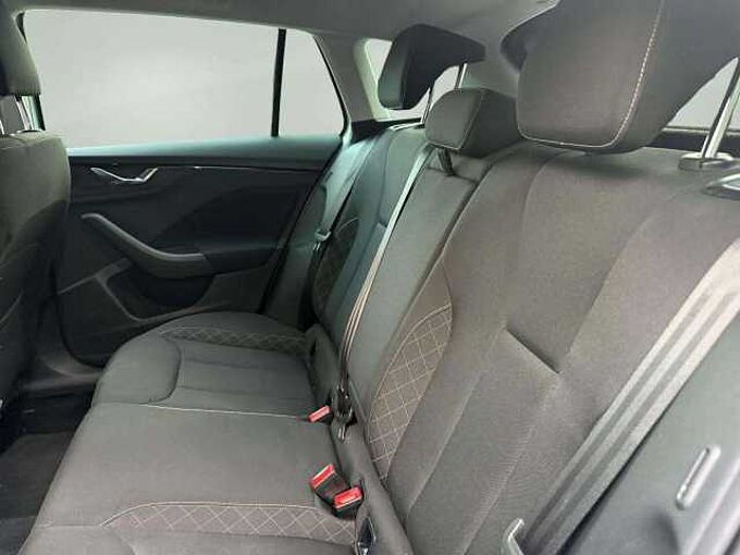 SKODA Scala Scala 1.0 TSI Ambition *Navi*CarPlay*Garantie 1an*