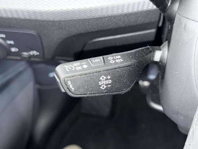 Audi Q2 Q2 30 TFSI Sport Edition Garantie 1 An