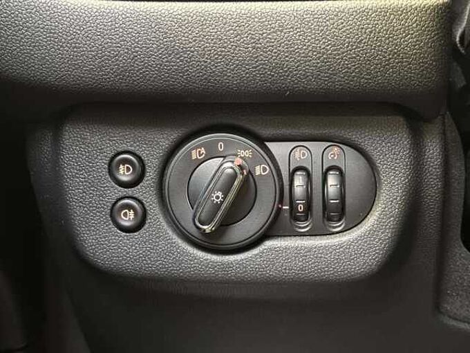 MINI Cooper Clubman Mini Clubman 1.5A Cooper *17.355&euro; HTVA*CarPlay*