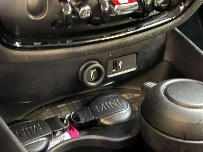 MINI Cooper Clubman Mini Clubman 1.5A Cooper *17.355&euro; HTVA*CarPlay*