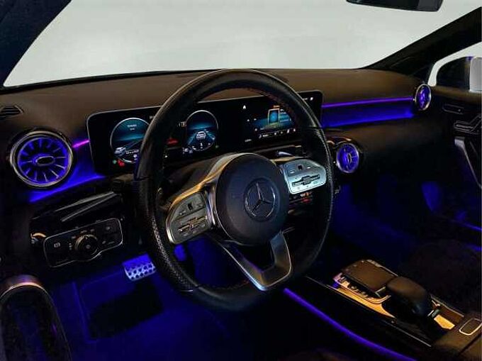 Mercedes-Benz A 180 A 180 d * AMG * Eclairage d'ambiance * CarPlay *