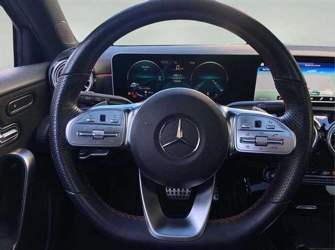 Mercedes-Benz A 180 A 180 d * AMG * Eclairage d'ambiance * CarPlay *