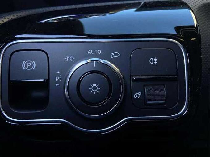 Mercedes-Benz A 180 A 180 d * AMG * Eclairage d'ambiance * CarPlay *