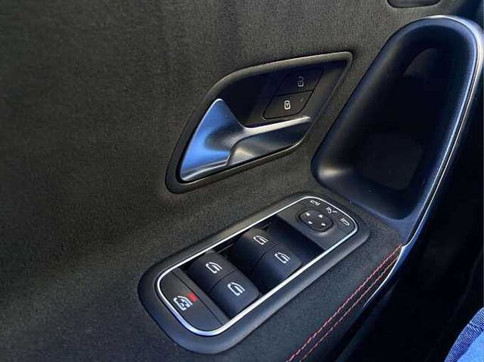 Mercedes-Benz A 180 A 180 d * AMG * Eclairage d'ambiance * CarPlay *