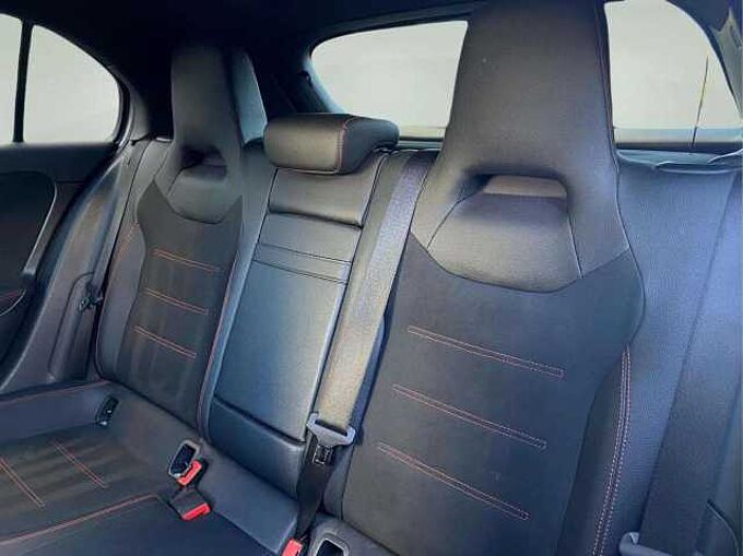 Mercedes-Benz A 180 A 180 d * AMG * Eclairage d'ambiance * CarPlay *