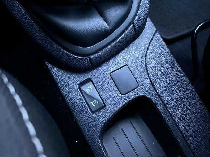 Renault Clio Clio 0.9 TCe * Attache Remorque * Cruise Control *