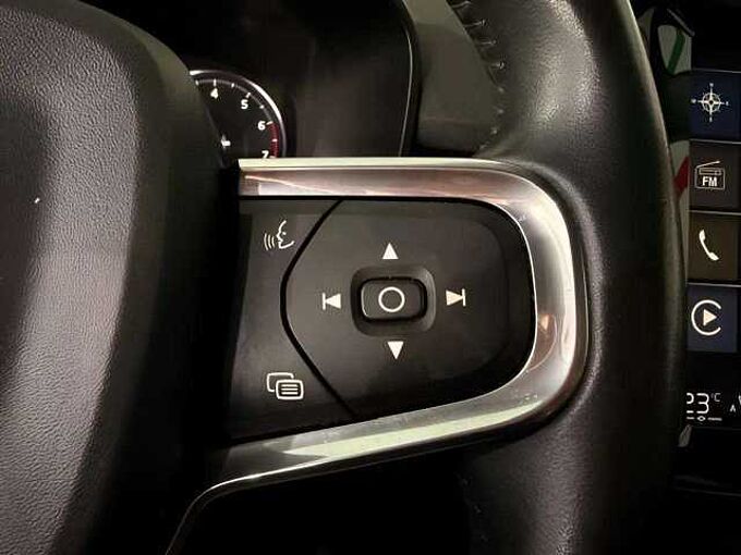 Volvo XC40 XC40 1.5 T3 * Momentum * Apple CarPlay *