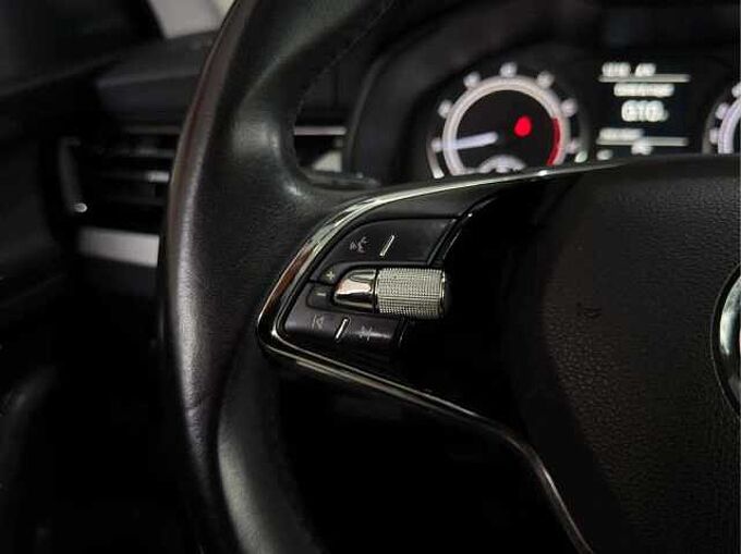 SKODA Kamiq Kamiq 1.0 TSI Ambition * Apple CarPlay *