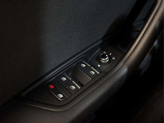 Audi A4 A4 Avant 30 TDi * Palettes au volant *