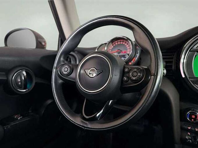 MINI One Mini 1.5 One * Si&egrave;ges chauffants * Navigation *