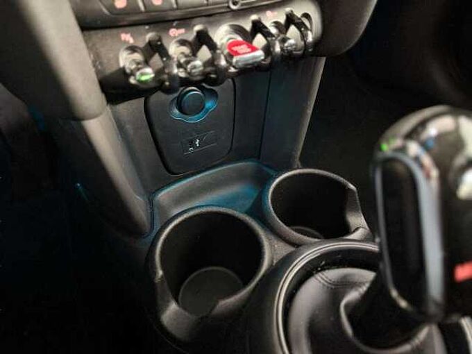 MINI One Mini 1.5 One * Si&egrave;ges chauffants * Navigation *