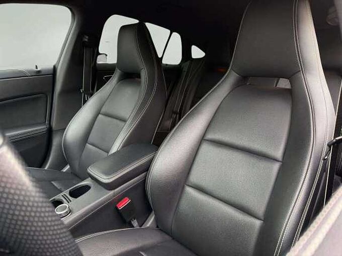 Mercedes-Benz CLA 180 CLA 180 * AMG-Line * Cam&eacute;ra arri&egrave;re *