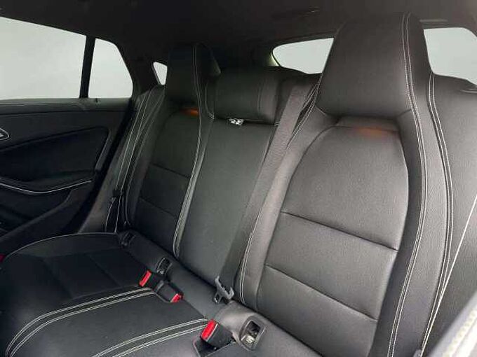 Mercedes-Benz CLA 180 CLA 180 * AMG-Line * Cam&eacute;ra arri&egrave;re *