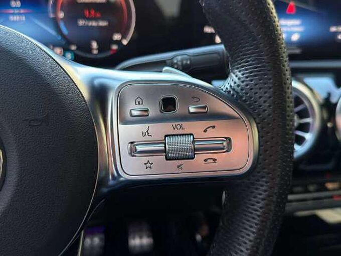 Mercedes-Benz CLA 180 CLA 180 d * Launch edition * Apple CarPlay *