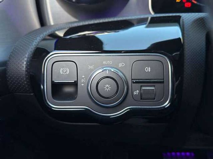 Mercedes-Benz CLA 180 CLA 180 d * Launch edition * Apple CarPlay *