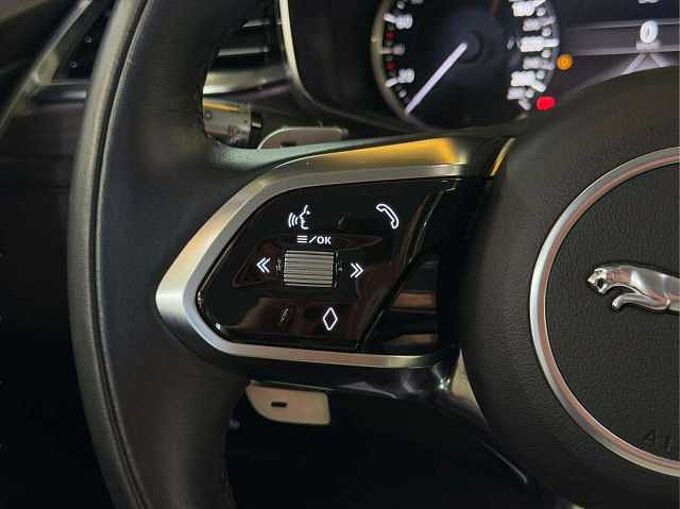 Jaguar F-Pace F-Pace 2.0 T AWD P250 *Appel CarPlay * Caméra 360*