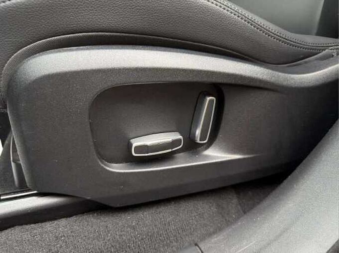 Jaguar F-Pace F-Pace 2.0 T AWD P250 *Appel CarPlay * Caméra 360*