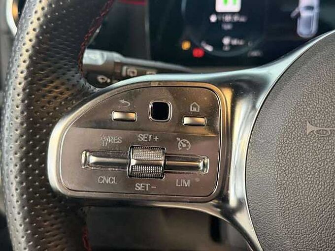 Mercedes-Benz A 200 A 200 AMG * CARPLAY * GPS * sièges chauffants *