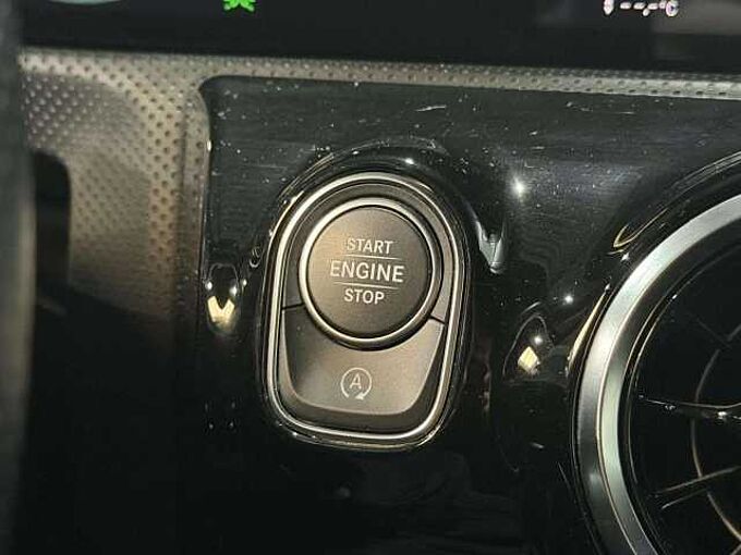 Mercedes-Benz A 200 A 200 AMG * CARPLAY * GPS * sièges chauffants *