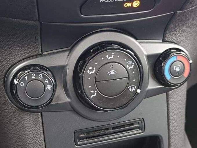 Ford Fiesta 1.0iTrend *Garantie * Radio/CD * 1er proprietaire*