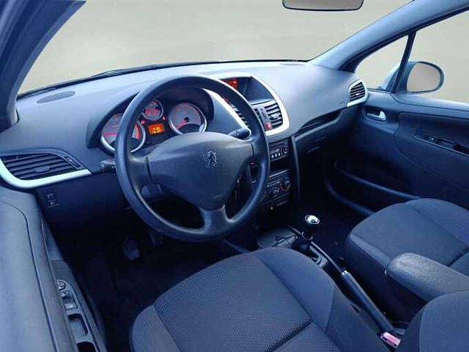 Peugeot 207 1.4 HDi Active * Garantie * Radio/CD *