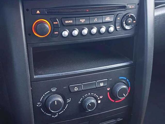 Peugeot 207 1.4 HDi Active * Garantie * Radio/CD *