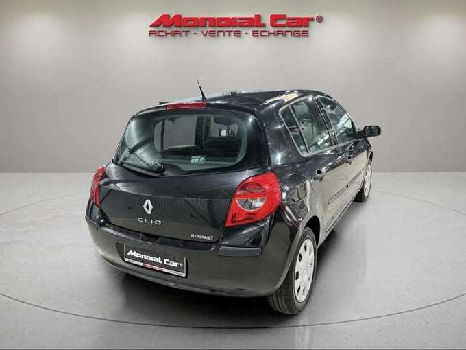 Renault Clio Clio 1.2i 16v Authentique *MP3 * kit hiver *radio*