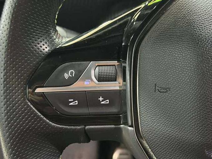 Peugeot 2008 2008 1.5 BlueHDi GT Line *Camera * carplay * GPS *