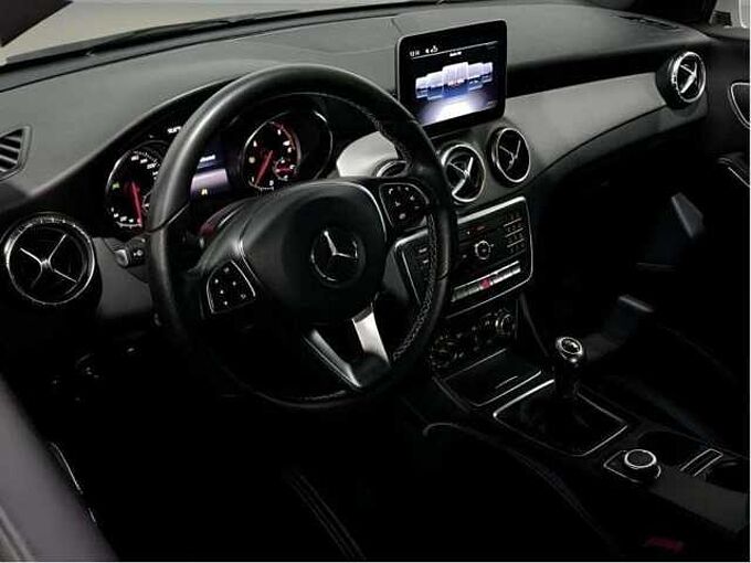 Mercedes-Benz CLA 180 d * Garantie *GPS * Caméra * Clim * Bluetooth*