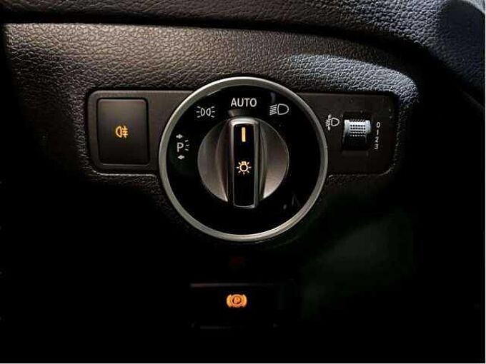 Mercedes-Benz CLA 180 d * Garantie *GPS * Caméra * Clim * Bluetooth*