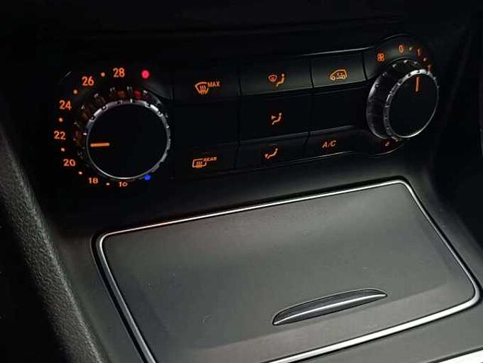 Mercedes-Benz CLA 180 d * Garantie *GPS * Caméra * Clim * Bluetooth*