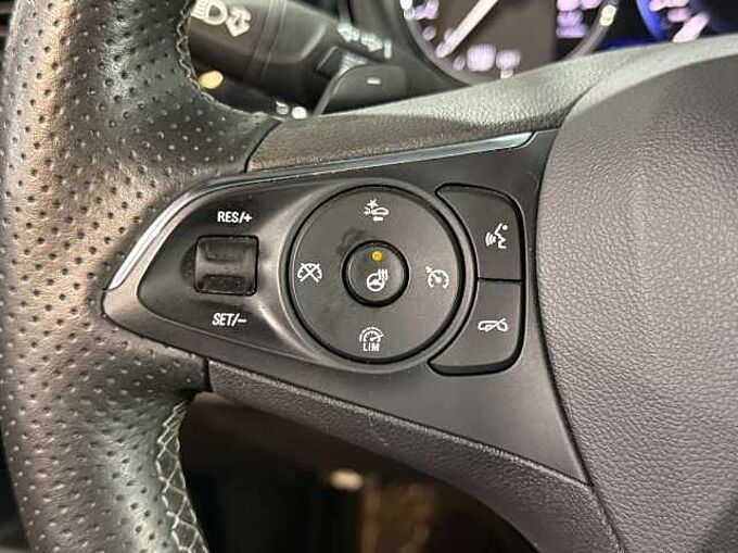 Opel Insignia Insignia Sports Tourer 1.6 CDTI OPC LINE *CARPLAY