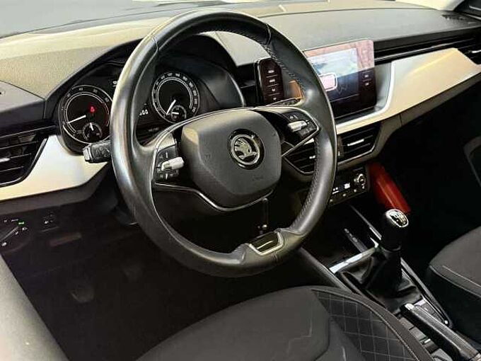 SKODA Kamiq Kamiq 1.0 TSI Ambition * CARPLAY * Toit pano *