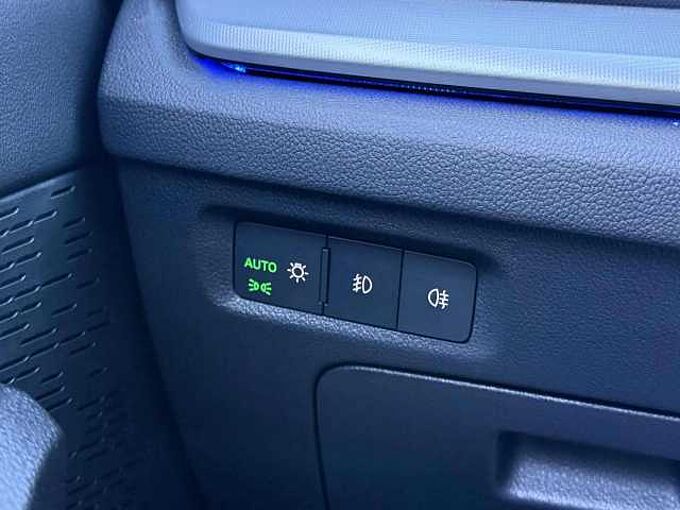 SKODA Octavia Octavia SW 2.0 TDi SCR Ambition DSG* Carplay *