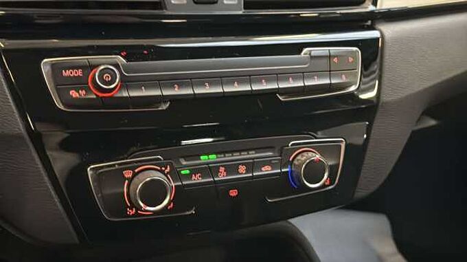 BMW X1 X1 sDrive16d Aut. * GPS * Aides Conduite *Garantie