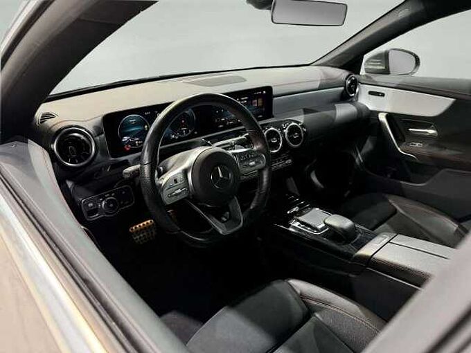 Mercedes-Benz CLA 180 CLA 180 Business Solution * Caméra * Carplay *