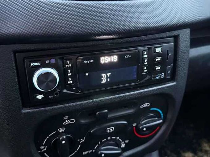 Peugeot 206 206+ 1.1i * MARCHAND OU EXPORT *